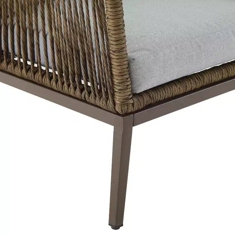 Ensemble de conversation d'extérieur 2 pièces en osier Haven - Gris clair - Crosley : Comprend une causeuse et une table basse, coussins amovibles