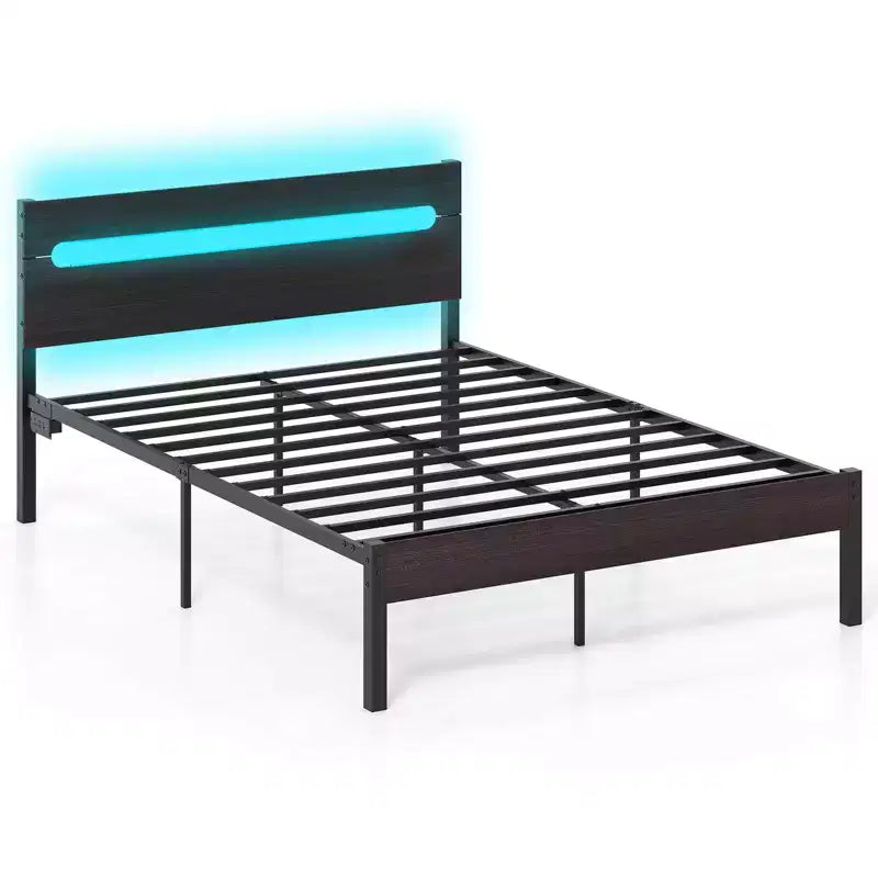 Cadre de lit double avec station de recharge intégrée, éclairage LED RVB, base de matelas robuste, marron rustique + noir / noyer + noir