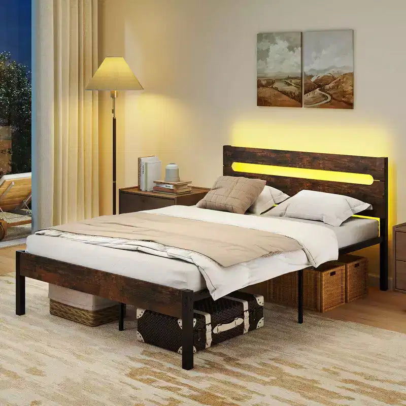Cadre de lit double avec station de recharge intégrée, éclairage LED RVB, base de matelas robuste, marron rustique + noir / noyer + noir