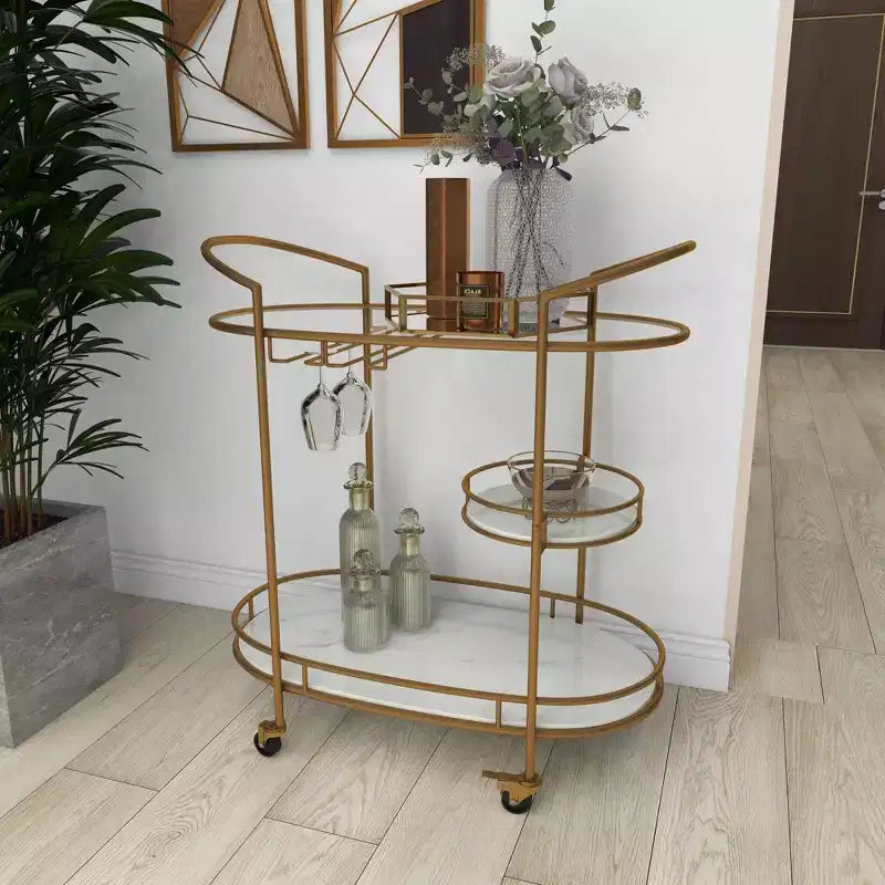 Chariot de bar contemporain en fer doré - Élégant rangement roulant à 3 niveaux, usage intérieur