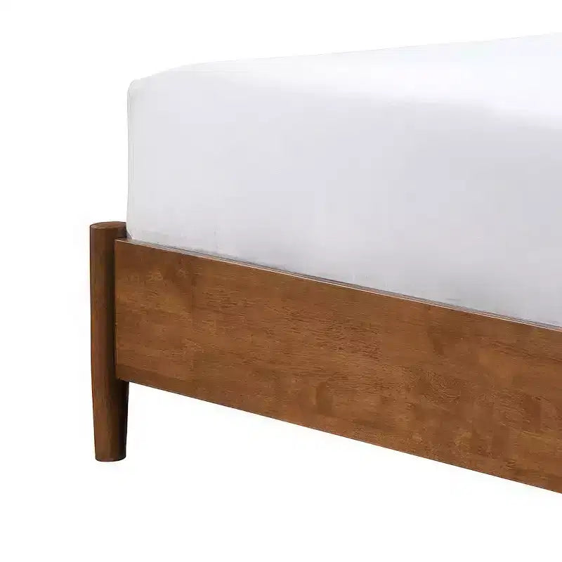 HOMES: Inside + Out Ensemble de chambre 3 pièces Mid-Century Modern Riverstone avec 2 tables de chevet Noyer