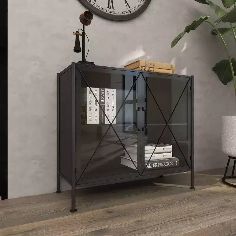 Meuble Métallique Industriel Noir : Aucun assemblage, cadre en fer, design ajouré, inclut un dispositif anti-basculement